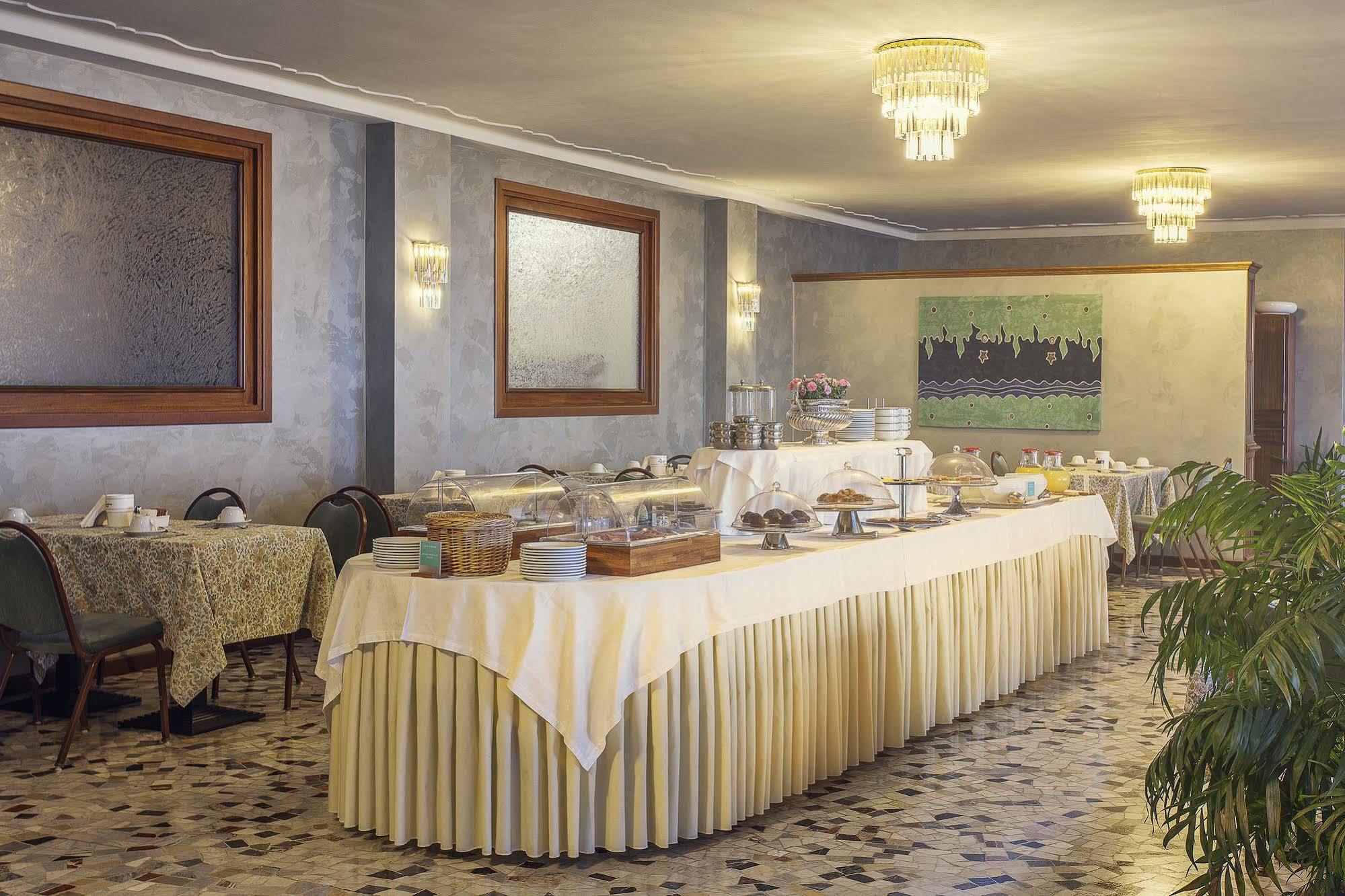 Tre Laghi Hotel Nebbiuno Ngoại thất bức ảnh