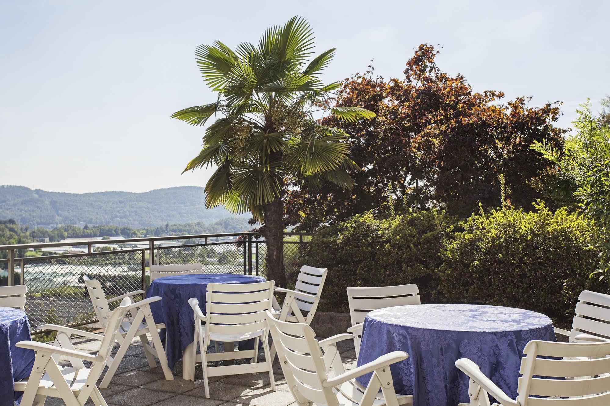 Tre Laghi Hotel Nebbiuno Ngoại thất bức ảnh
